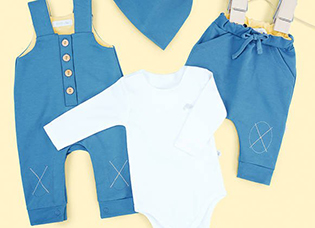 Letnie ubranka dla niemowlaka – jak i w co ubierać maluszka latem